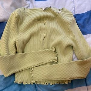 pull and bear cropped ribbed cardigan with buttons